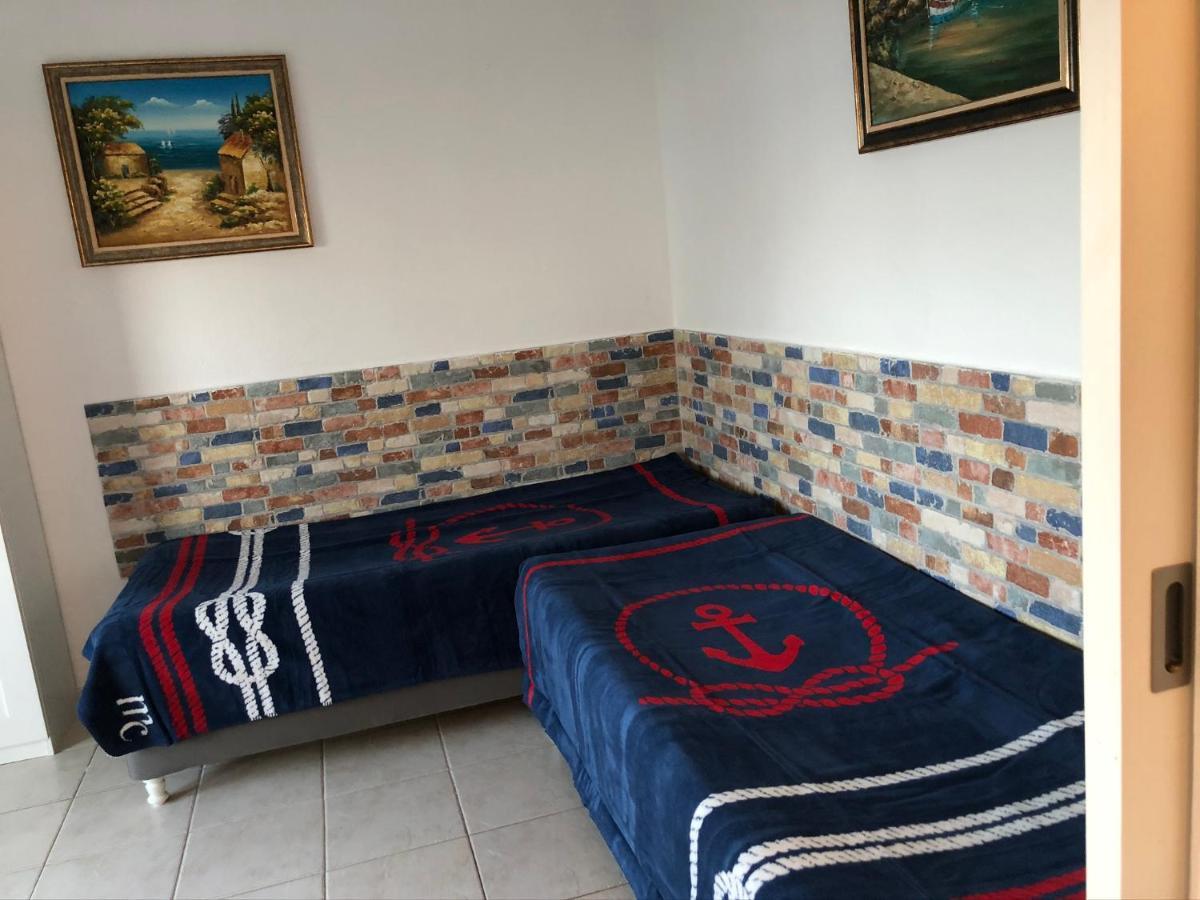 On The Beach Apartment Поліхроно Екстер'єр фото